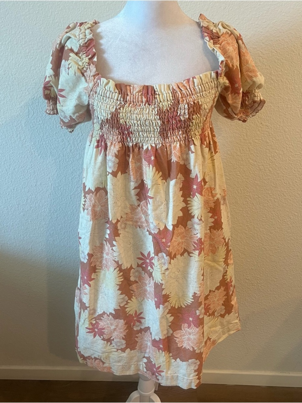 Faherty Ramona Floral Mini Dress in Warm Jicaro Island Color Medium - Picture 4 of 6